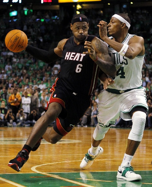  热火不敌，凯尔特人登顶东  