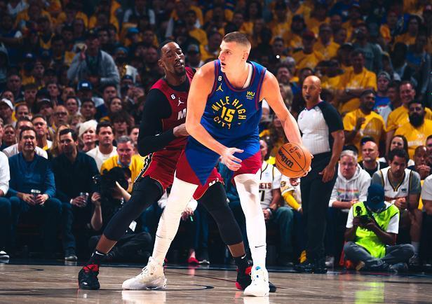  阿德巴约统治禁区热火轻取尼克斯冲击东部前三