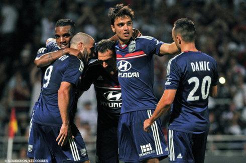  斯特拉斯堡主场奏凯终结连败颓势反弹